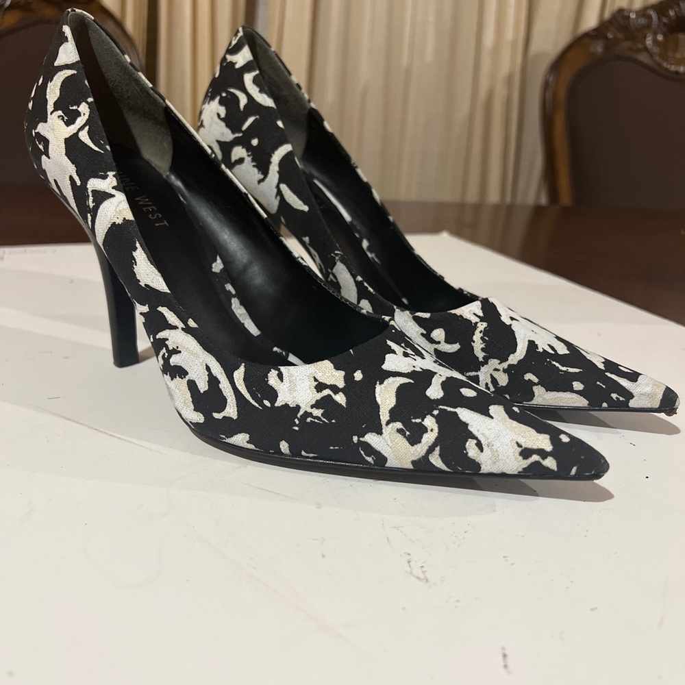 Nine West Black And White Zebra Pattern 8M